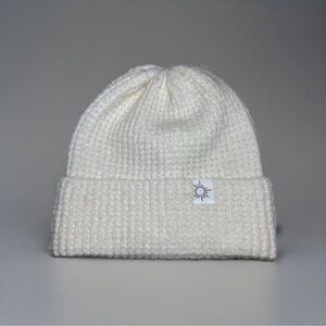 Aerie Offline Winter Hat Chunky Knit Cap Beanie Cream Ivory Off White Crochet